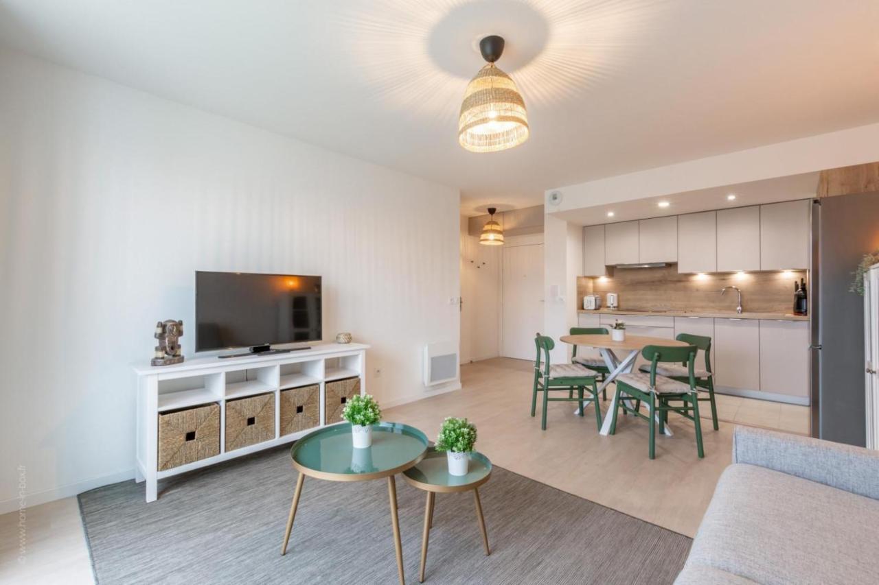 Le Panorama By Plaza Apartment Chalifert Bagian luar foto