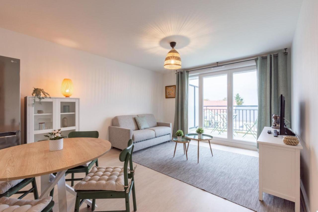 Le Panorama By Plaza Apartment Chalifert Bagian luar foto