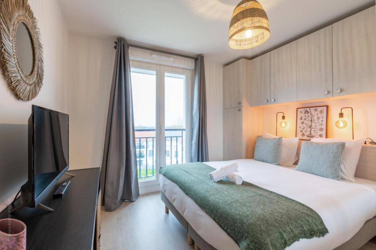Le Panorama By Plaza Apartment Chalifert Bagian luar foto