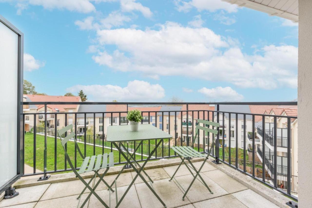 Le Panorama By Plaza Apartment Chalifert Bagian luar foto